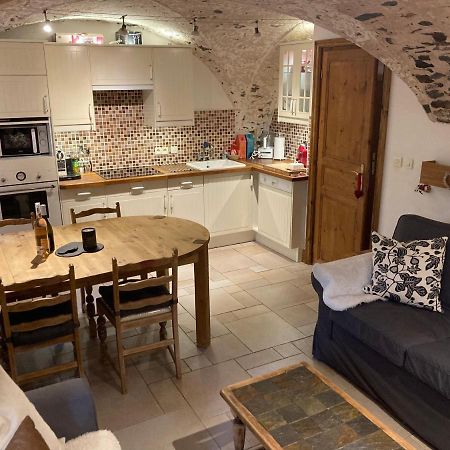 Two Bedroom Apartment La Voute, Chandon Near Meribel - Sleeps 4 Adults Or 2 Adults And 3 Children Les Allues Eksteriør bilde