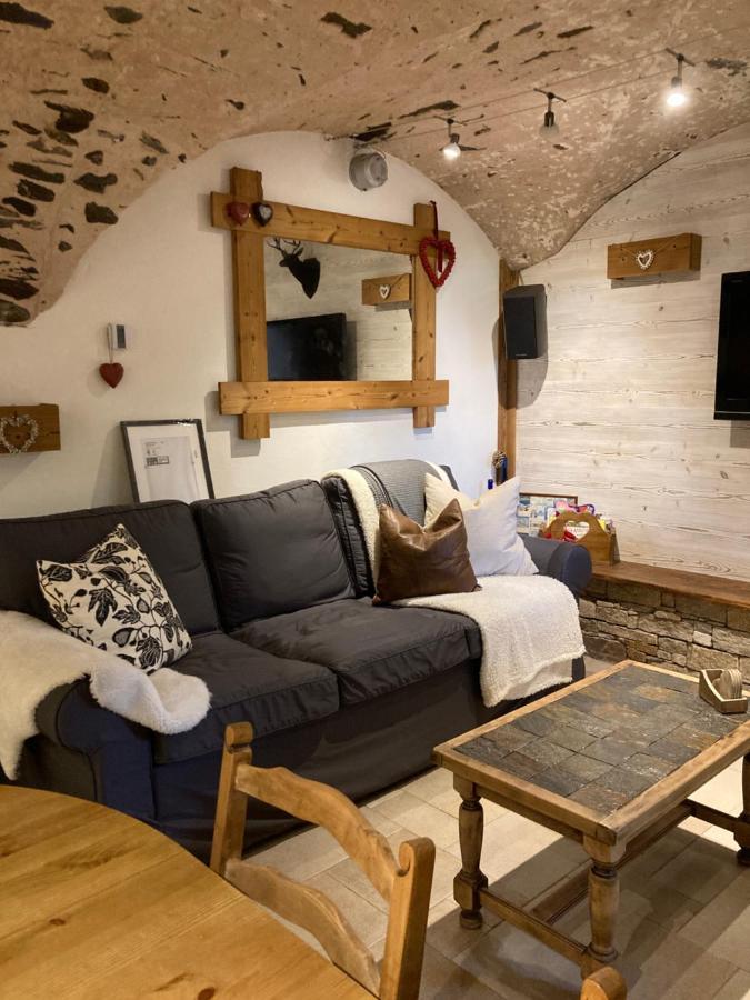 Two Bedroom Apartment La Voute, Chandon Near Meribel - Sleeps 4 Adults Or 2 Adults And 3 Children Les Allues Eksteriør bilde
