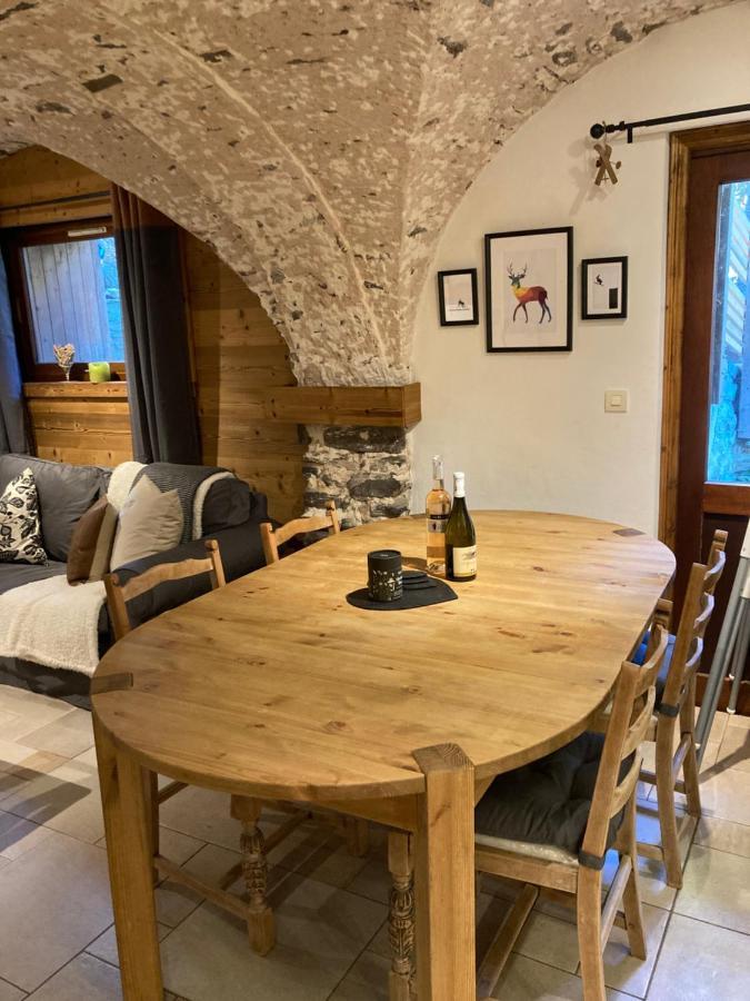 Two Bedroom Apartment La Voute, Chandon Near Meribel - Sleeps 4 Adults Or 2 Adults And 3 Children Les Allues Eksteriør bilde